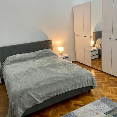Apartament Super Central Cu Parcare Privata Daire Arad Dış mekan fotoğraf
