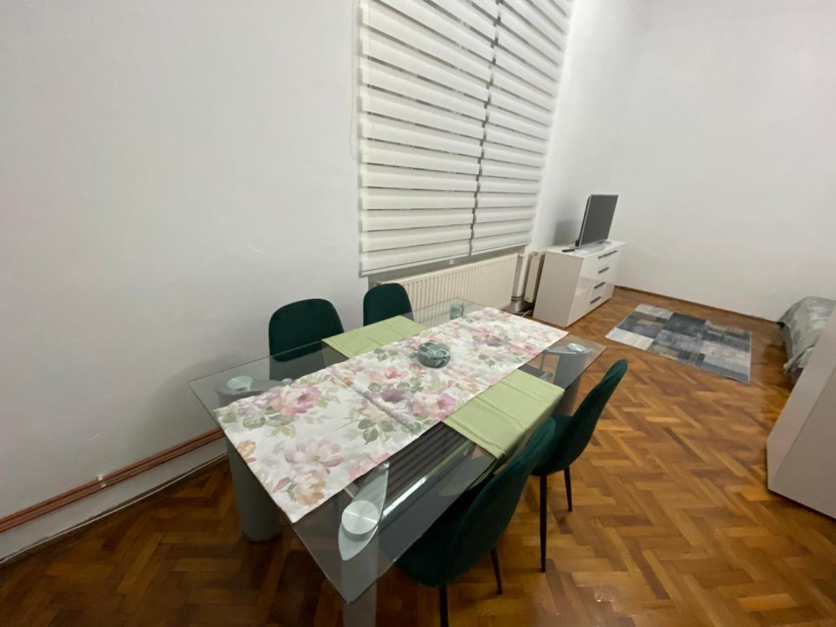 Apartament Super Central Cu Parcare Privata Daire Arad Dış mekan fotoğraf